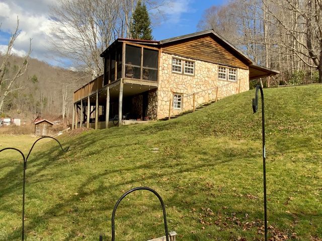 21027 Wayah Road, Topton, NC 28781