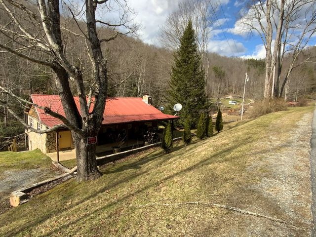 21027 Wayah Road, Topton, NC 28781