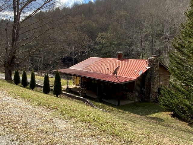 21027 Wayah Road, Topton, NC 28781