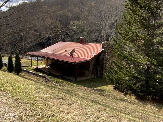 21027 Wayah Road, Topton, NC 28781