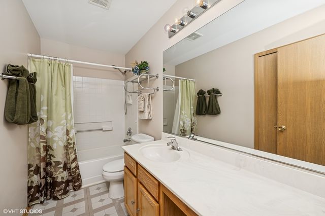 2930 Plumrose Lane, Mchenry, IL 60050