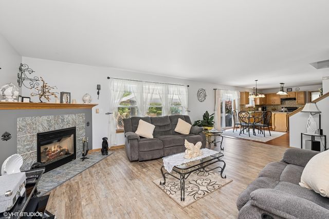 2930 Plumrose Lane, Mchenry, IL 60050