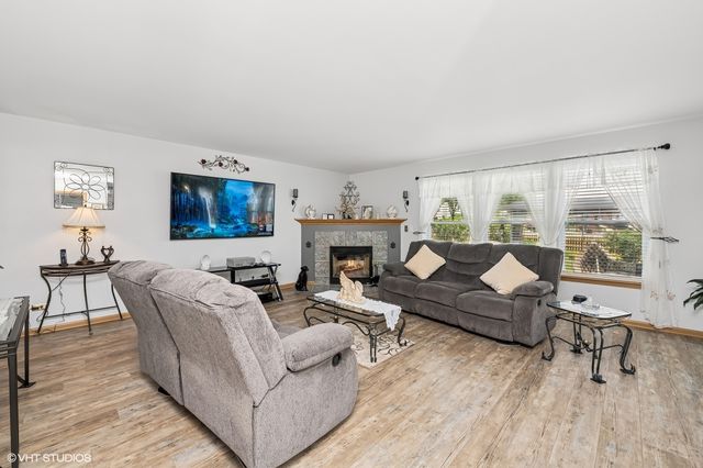 2930 Plumrose Lane, Mchenry, IL 60050