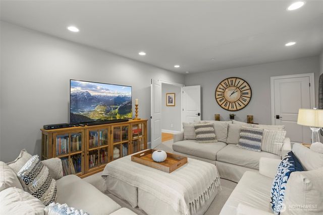 10425 NE 112th Street, Kirkland, WA 98033