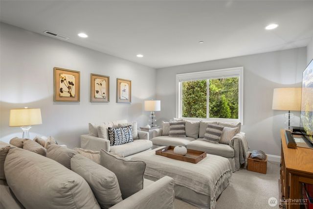10425 NE 112th Street, Kirkland, WA 98033