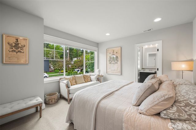 10425 NE 112th Street, Kirkland, WA 98033