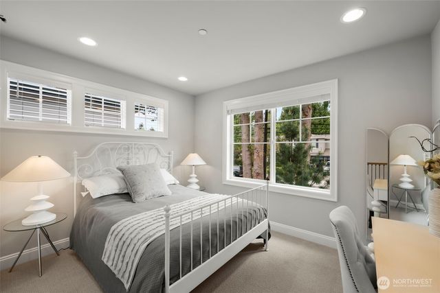 10425 NE 112th Street, Kirkland, WA 98033