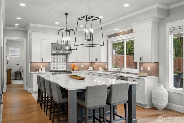 10425 NE 112th Street, Kirkland, WA 98033