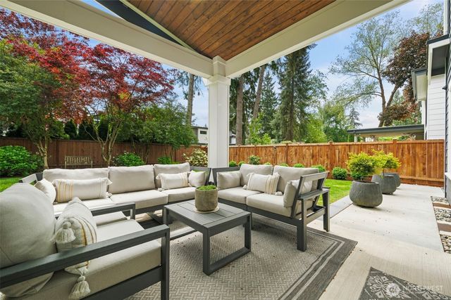 10425 NE 112th Street, Kirkland, WA 98033
