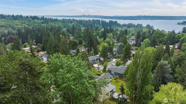 10425 NE 112th Street, Kirkland, WA 98033