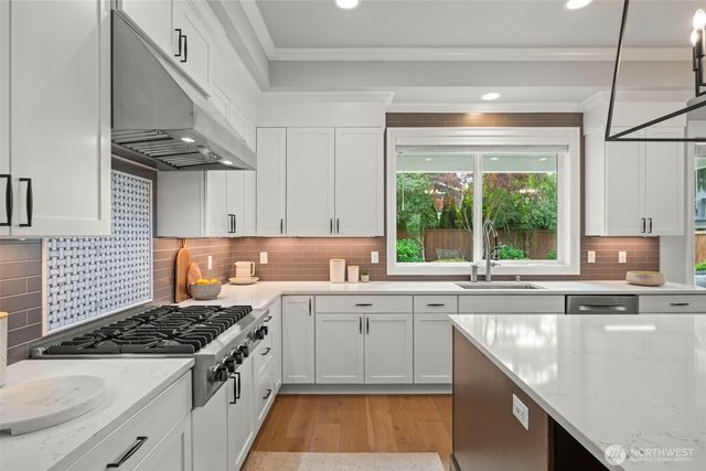 10425 NE 112th Street, Kirkland, WA 98033