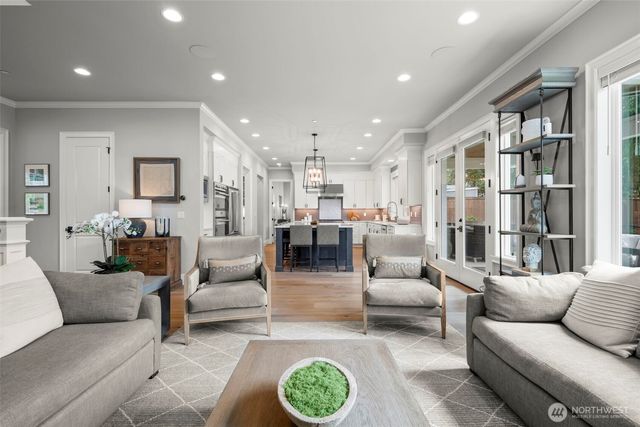 10425 NE 112th Street, Kirkland, WA 98033