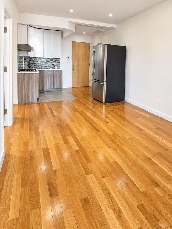4223 Parsons Boulevard 2D, Flushing, NY 11355 — photo 2