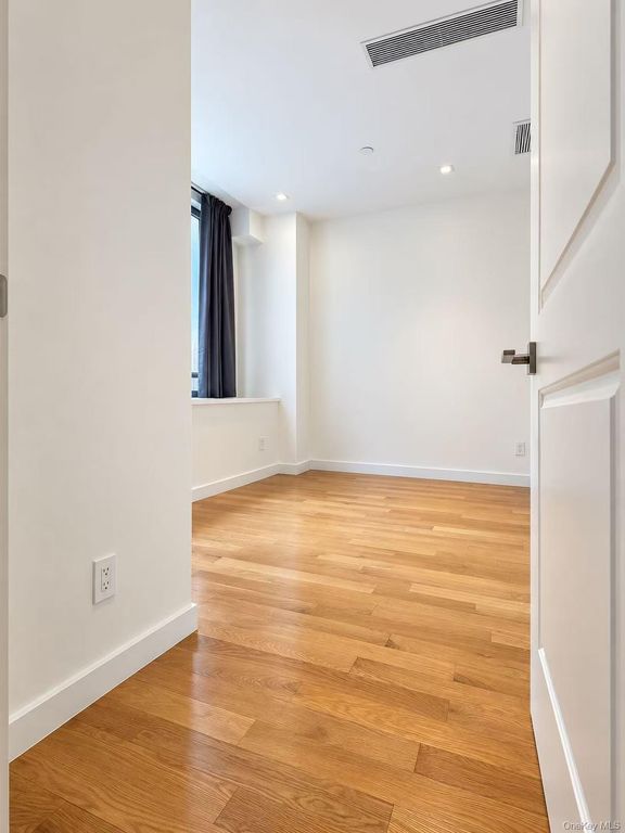4223 Parsons Boulevard 2D, Flushing, NY 11355 — photo 4
