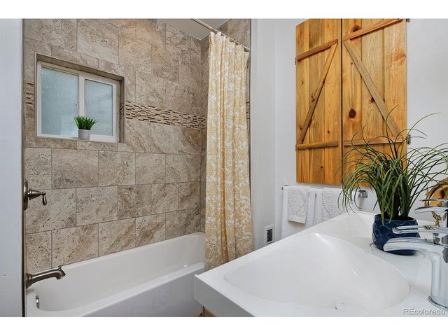 450 Delaware St, Denver, CO 80204