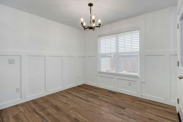 5601 W Pecan Street, Springfield, MO 65802