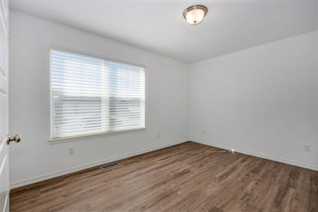 5601 W Pecan Street, Springfield, MO 65802