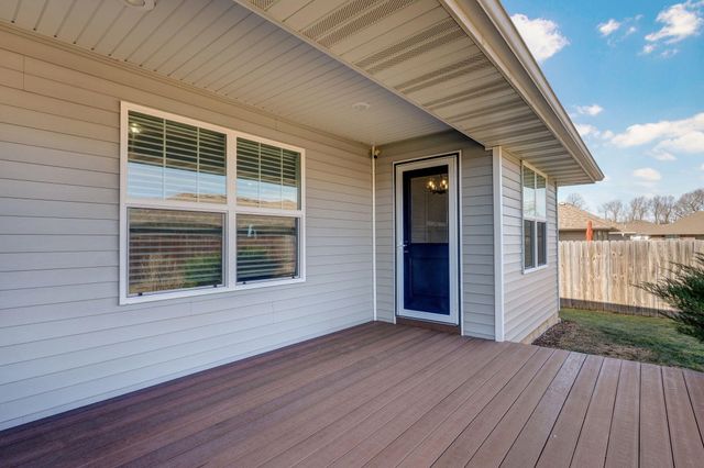 5601 W Pecan Street, Springfield, MO 65802