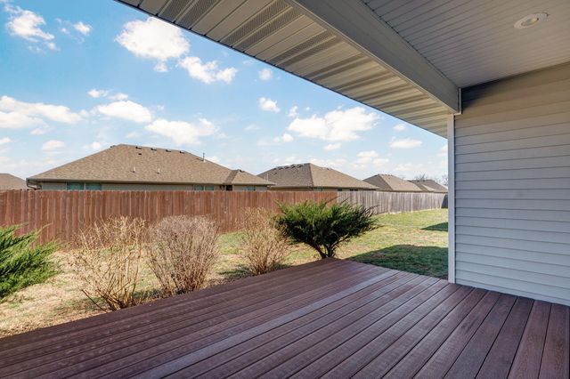 5601 W Pecan Street, Springfield, MO 65802