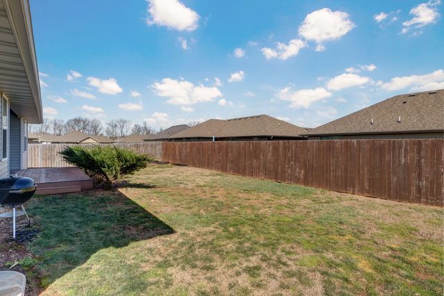 5601 W Pecan Street, Springfield, MO 65802