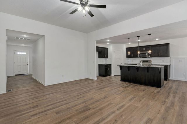 5601 W Pecan Street, Springfield, MO 65802