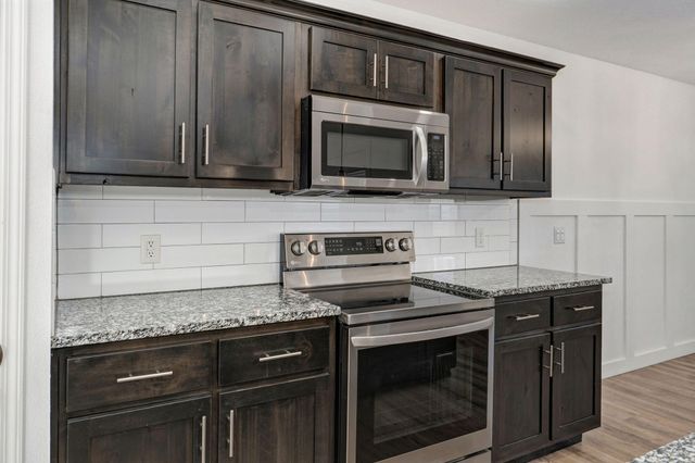 5601 W Pecan Street, Springfield, MO 65802