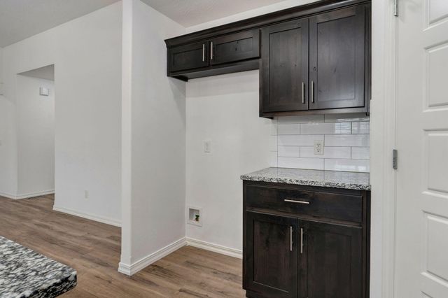 5601 W Pecan Street, Springfield, MO 65802