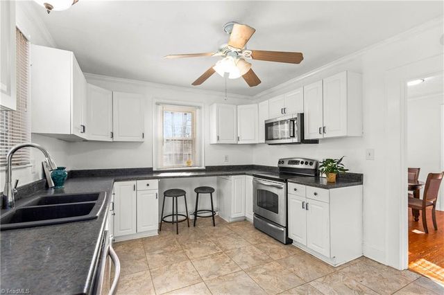 2619 Pinecroft Road, Greensboro, NC 27407