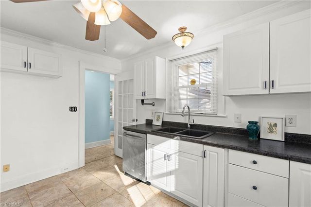 2619 Pinecroft Road, Greensboro, NC 27407