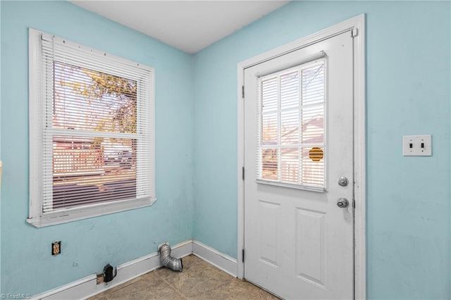 2619 Pinecroft Road, Greensboro, NC 27407