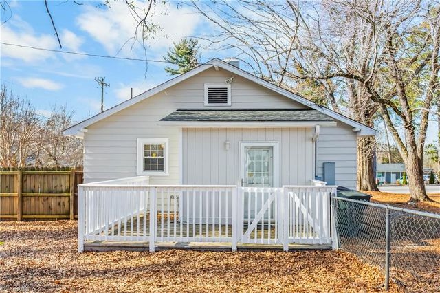 2619 Pinecroft Road, Greensboro, NC 27407