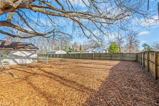 2619 Pinecroft Road, Greensboro, NC 27407