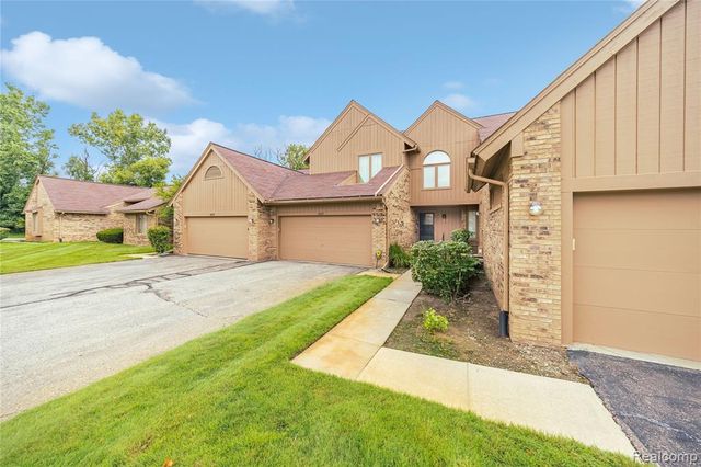 6607 Westbrooke Court, West Bloomfield, MI 48322