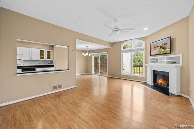 6607 Westbrooke Court, West Bloomfield, MI 48322