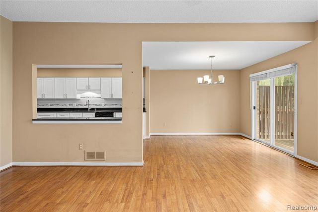 6607 Westbrooke Court, West Bloomfield, MI 48322