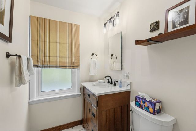 1021 N Sheridan Road, Waukegan, IL 60085