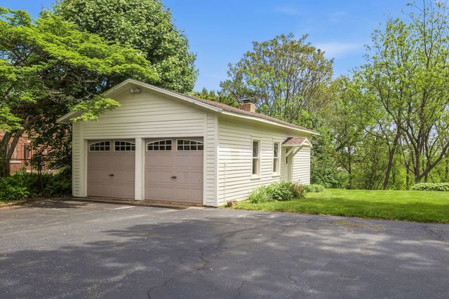 1021 N Sheridan Road, Waukegan, IL 60085