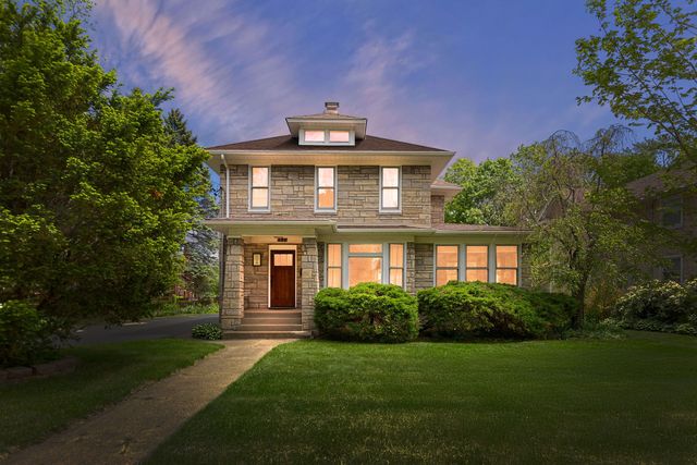 1021 N Sheridan Road, Waukegan, IL 60085