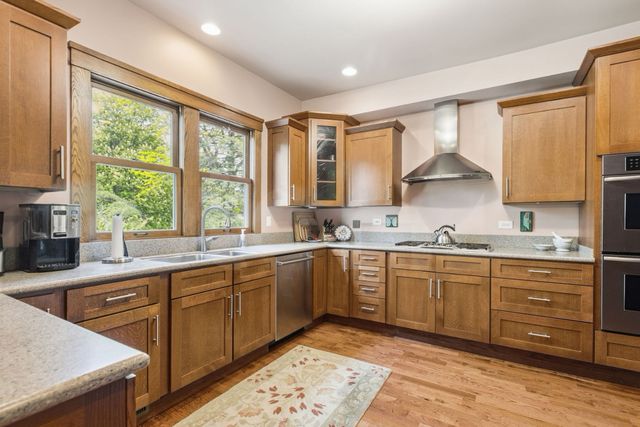 1021 N Sheridan Road, Waukegan, IL 60085