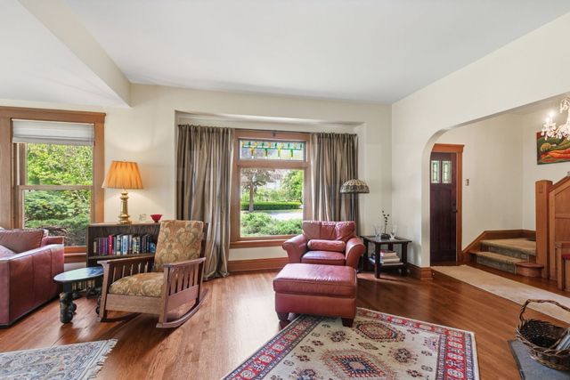1021 N Sheridan Road, Waukegan, IL 60085