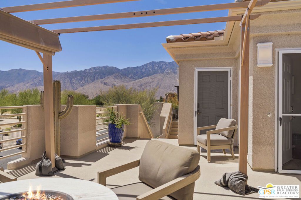 Image 2 of property listing at 67694 Duke Road 204, Cathedral City, CA 92234