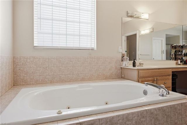 3126 N Stonebridge DR, Norfolk, VA 23504