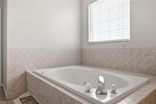 3126 N Stonebridge DR, Norfolk, VA 23504