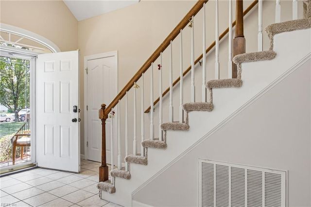 3126 N Stonebridge DR, Norfolk, VA 23504