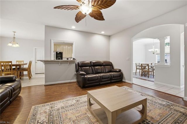 3126 N Stonebridge DR, Norfolk, VA 23504