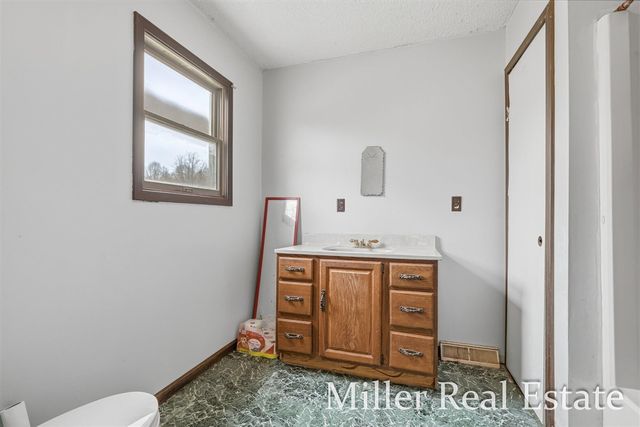 6130 Gurd Road, Hastings, MI 49058