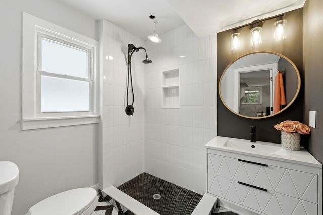 10025 S 86th Court, Palos Hills, IL 60465