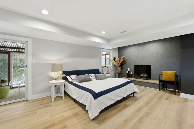 10025 S 86th Court, Palos Hills, IL 60465