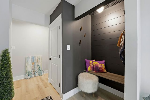 10025 S 86th Court, Palos Hills, IL 60465