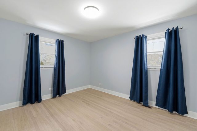 10025 S 86th Court, Palos Hills, IL 60465